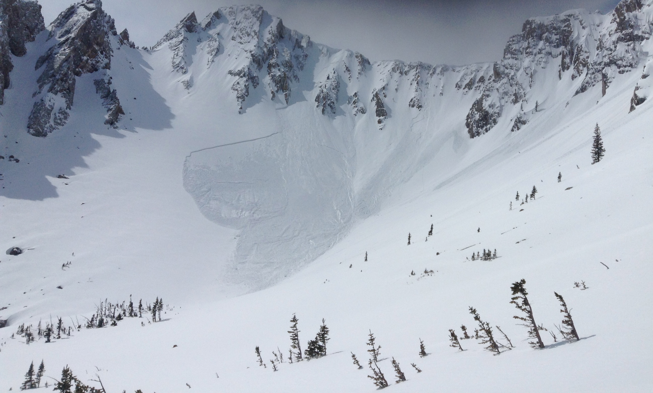 Natural avalanche near Frazier Basin 2