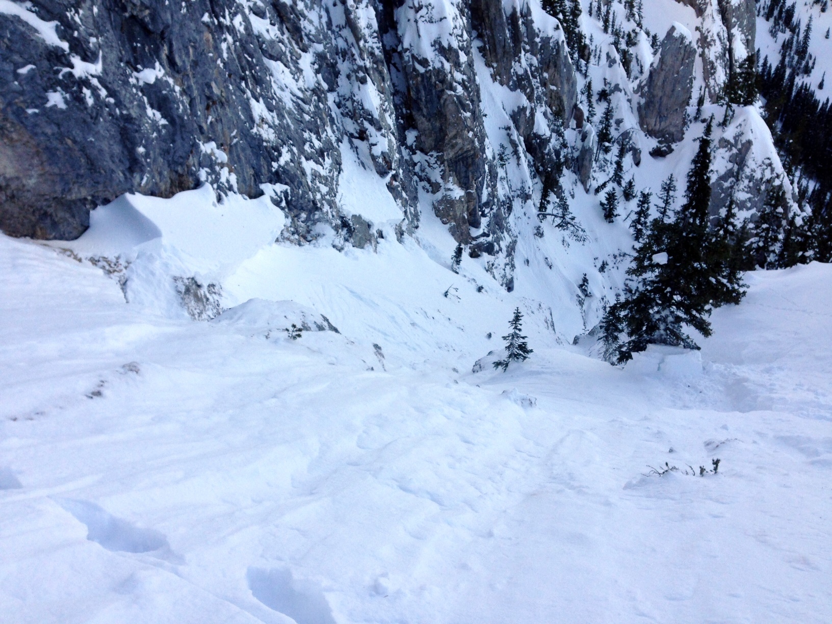 Avalanche - Dogleg Chute north of Bridger Bowl 